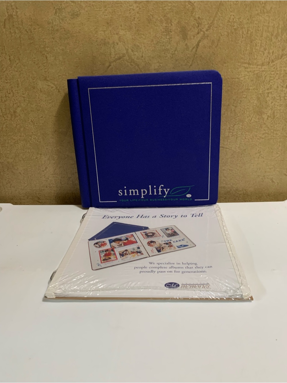 CREATIVE MEMORIES 7 x 7 Photo Album Royal Blue NEW in Box